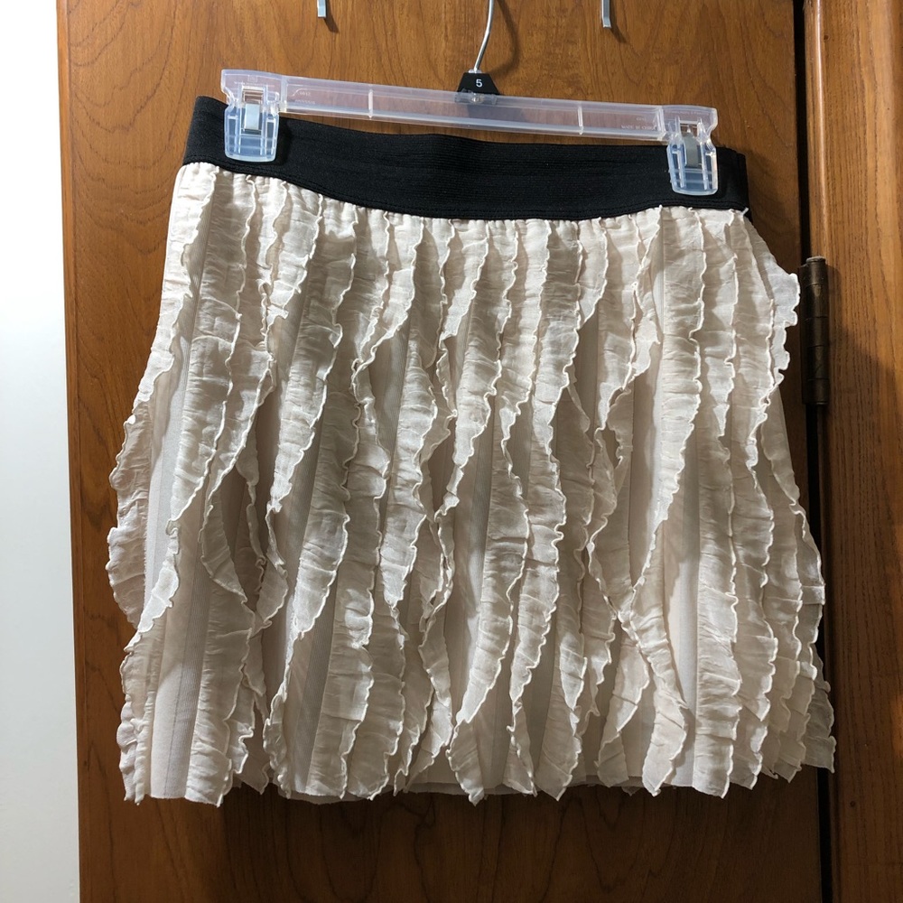 Leebe cream ruffle elastic waist mini skirt juniors large